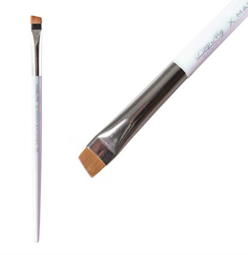 Wide and flat brow brush